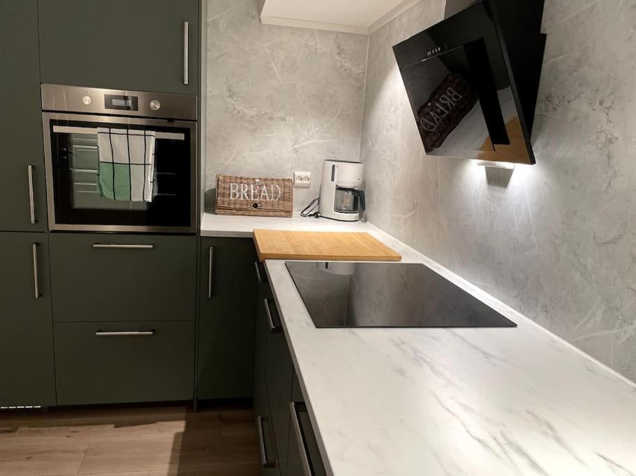 Lofoten - New Apartment, Close To Airport. Leknes Bagian luar foto