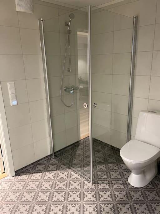 Lofoten - New Apartment, Close To Airport. Leknes Bagian luar foto